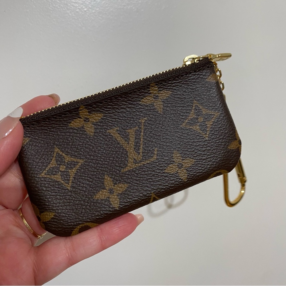 Authentic Louis Vuitton Key Pouch LV Monogram - Picture 2 of 10